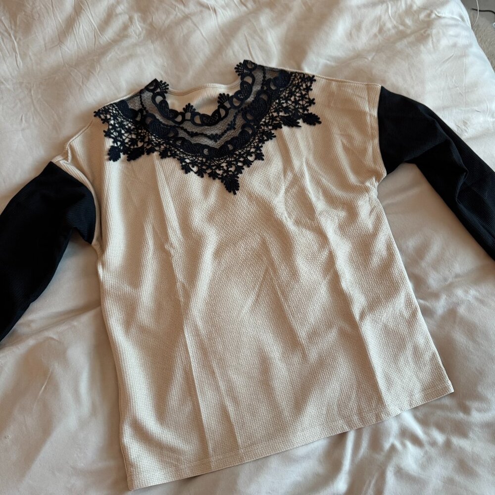 Long sleeve black and beige top